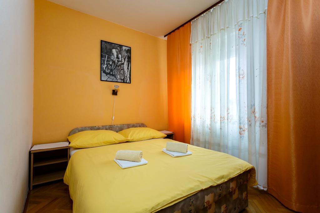 Apartment Meri คิร์ก ภายนอก รูปภาพ